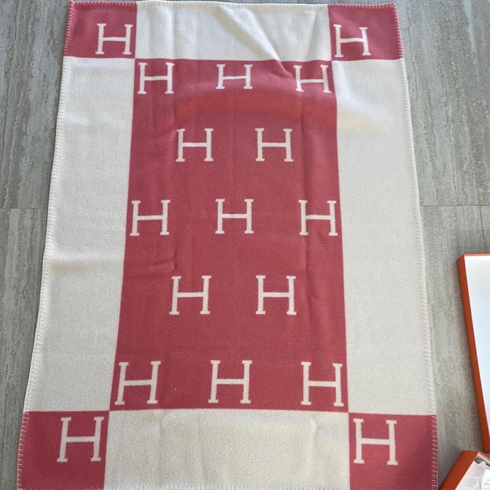 Hermes Avalon blanket